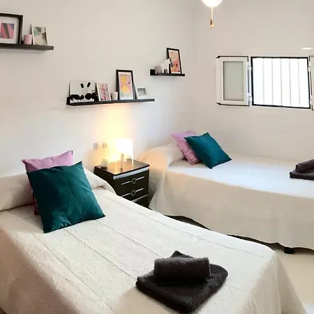 Adosado De 140m2 Con Terraza A 50 M De La Playa Dénia