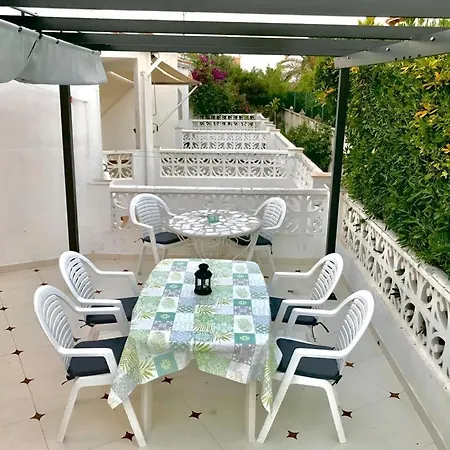 Adosado De 140m2 Con Terraza A 50 M De La Playa Holiday home Denia