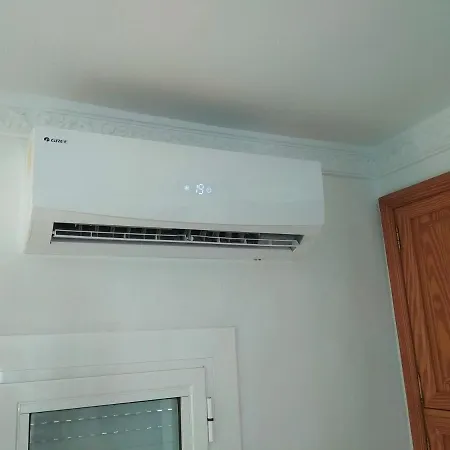 Adosado De 140m2 Con Terraza A 50 M De La Playa Hébergement de vacances *