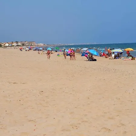 Adosado De 140m2 Con Terraza A 50 M De La Playa Holiday home