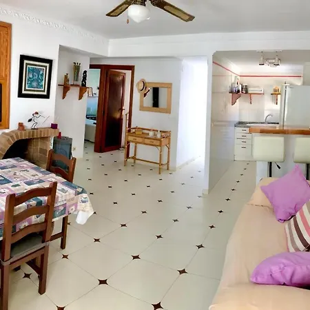 Hébergement de vacances Adosado De 140m2 Con Terraza A 50 M De La Playa