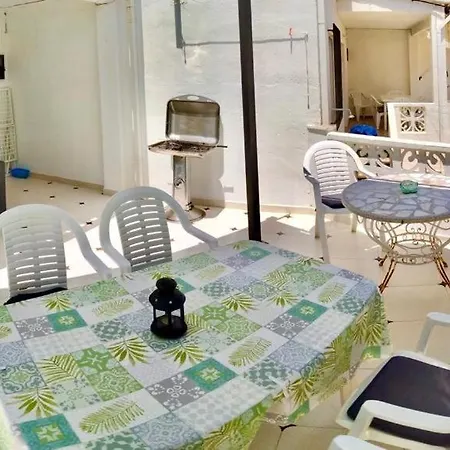 Adosado De 140m2 Con Terraza A 50 M De La Playa Holiday home Denia