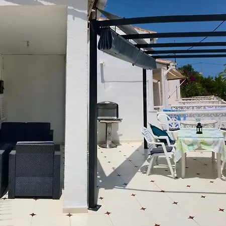 Holiday home Adosado De 140m2 Con Terraza A 50 M De La Playa