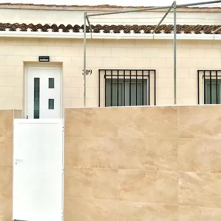 Adosado De 140m2 Con Terraza A 50 M De La Playa Dénia